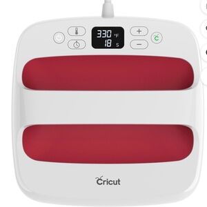 Cricut EasyPress in Red and White
